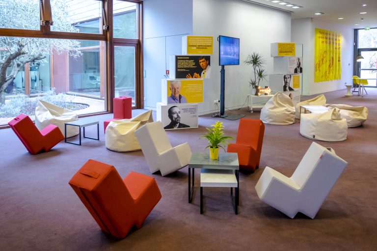 Environnement dans le Foyer Atrium 2