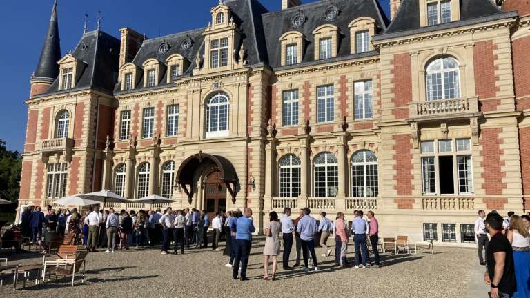 Participants réunis au Domaine Les Fontaines lors d’un séminaire professionnel