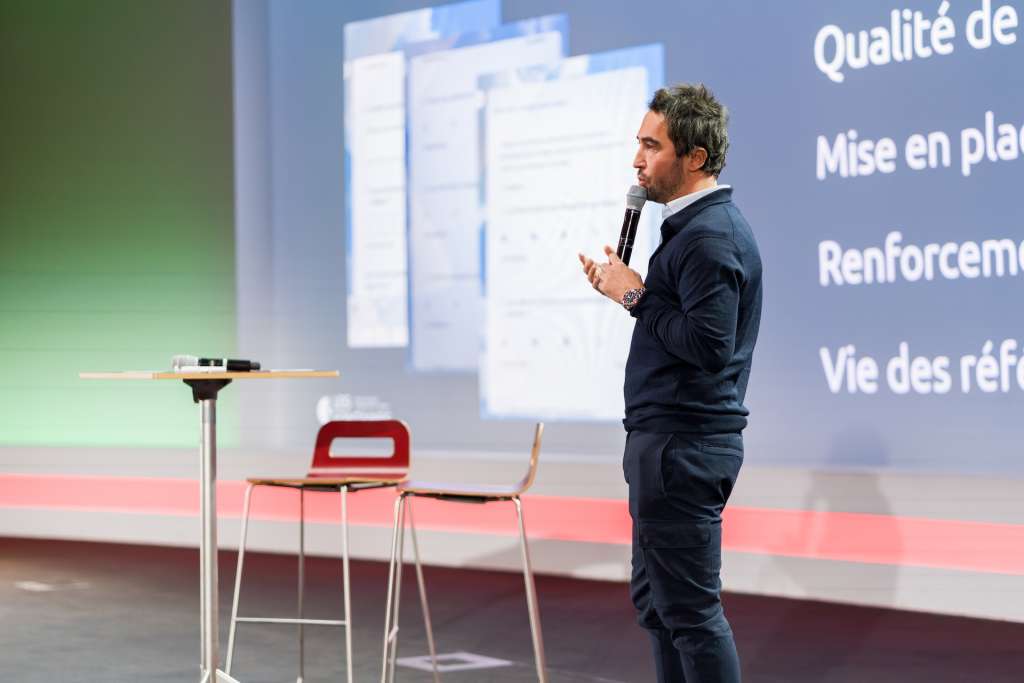 Intervenant sur scène